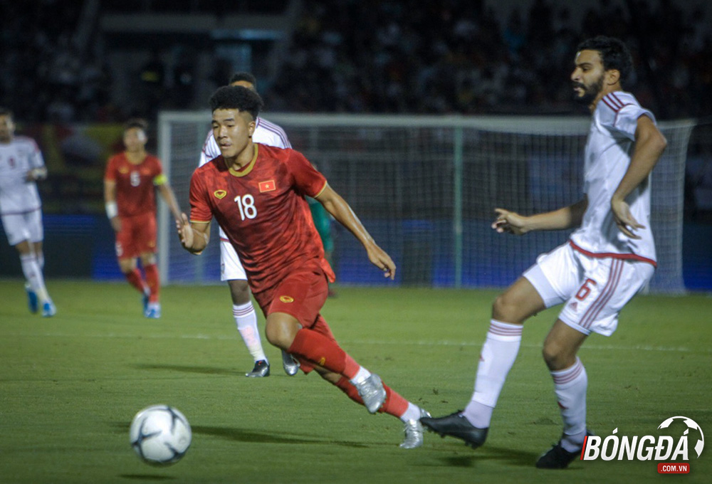 TRỰC TIẾP U22 Việt Nam 0-0 U22 UAE (Hiệp 1): Đức Chinh uy hiếp khung thành đội khách - Bóng Đá