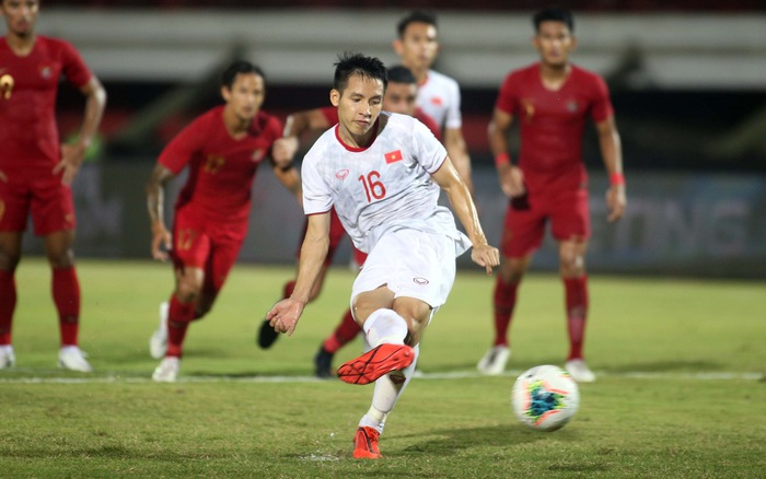 Đỗ Hùng Dũng nói 1 điều về quả penalty hỏng ăn ở trận Indonesia - Bóng Đá