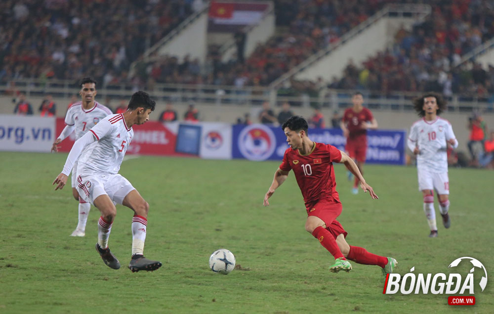 TRỰC TIẾP Việt Nam 1-0 UAE (Hiệp 2): Chủ nhà nắm giữ thế trận - Bóng Đá