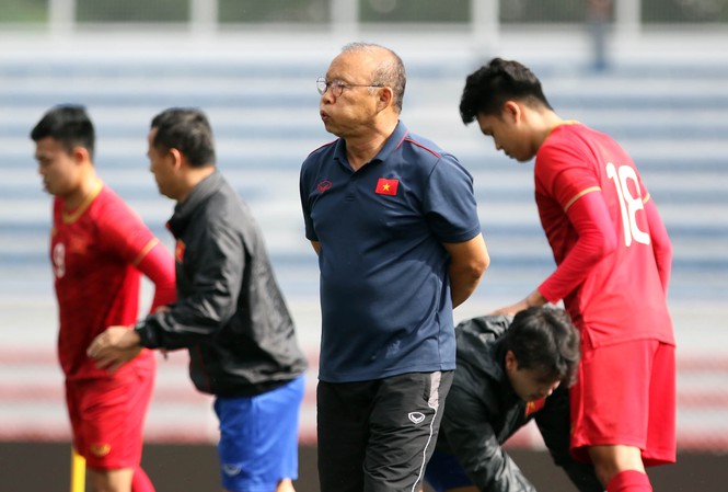 HLV Park Hang-seo bất ngờ ban bố 1 lệnh cấm đặc biệt trước trận gặp Indonesia - Bóng Đá