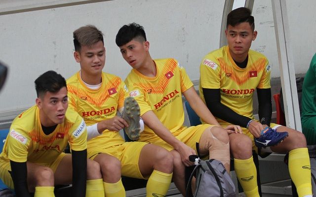 Đình Trọng đá chính trong ngày U23 Việt Nam thua sát nút Bahrain - Bóng Đá