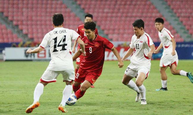 HLV Triều Tiên bênh vực Bùi Tiến Dũng, chỉ ra điểm yếu của U23 Việt Nam - Bóng Đá