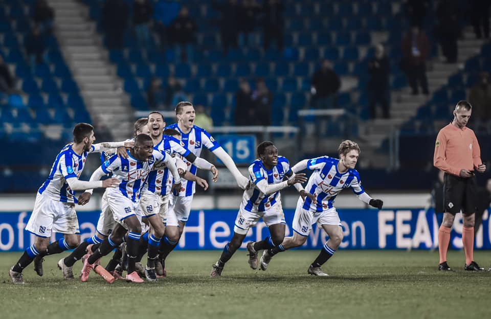 Đoàn Văn Hậu ngồi dự bị, SC Heerenveen đoạt vé dự Tứ kết Cúp Quốc gia - Bóng Đá