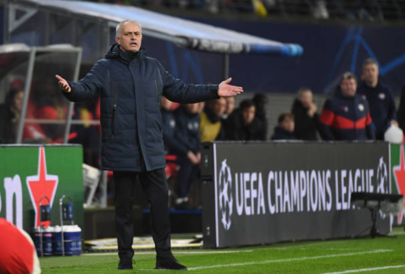 Jose Mourinho và 50 sắc thái ở trận thua Leipzig: Thần thờ và bất lực - Bóng Đá