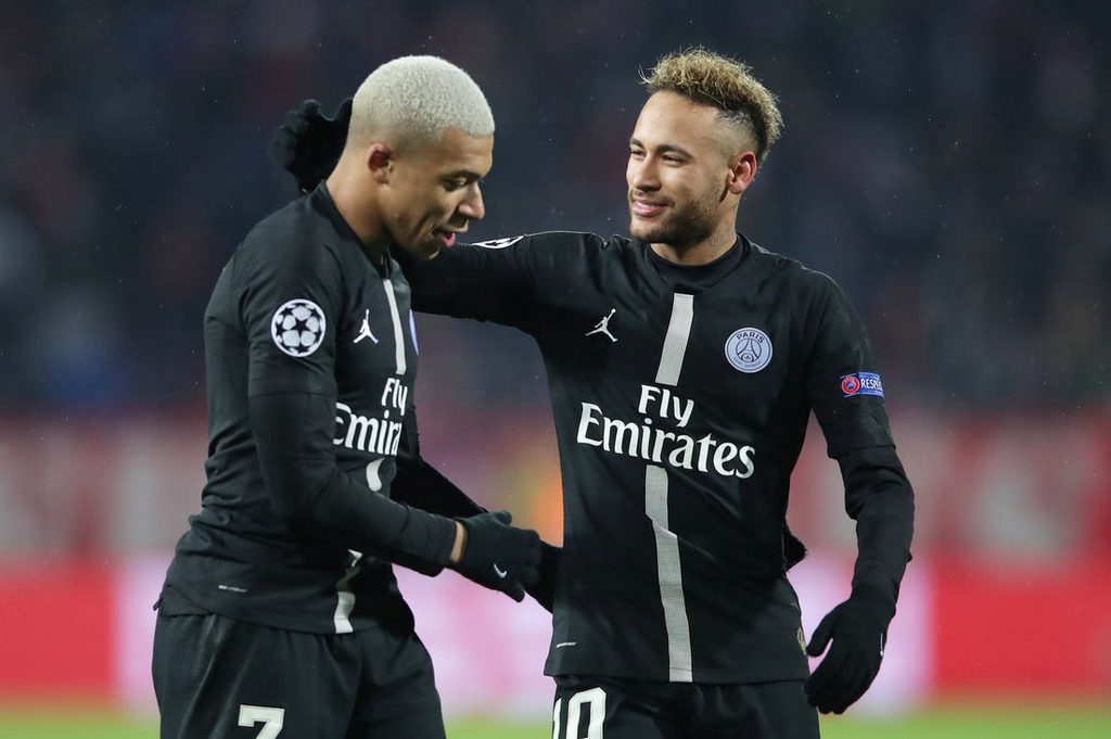Neymar Mbappe - Neymar và Mbappe là một sự kết hợp đầy thú vị. Xem hình ảnh của hai ngôi sao này để trải nghiệm những màn tỏa sáng ngoạn mục và hình ảnh đẹp mắt của họ trên sân cỏ!