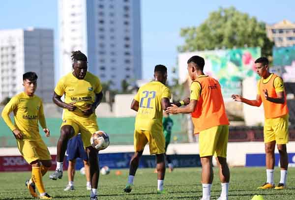 Hàng loạt CLB đề nghị huỷ V-League 2020, trao ngay cúp cho Sài Gòn FC - Bóng Đá