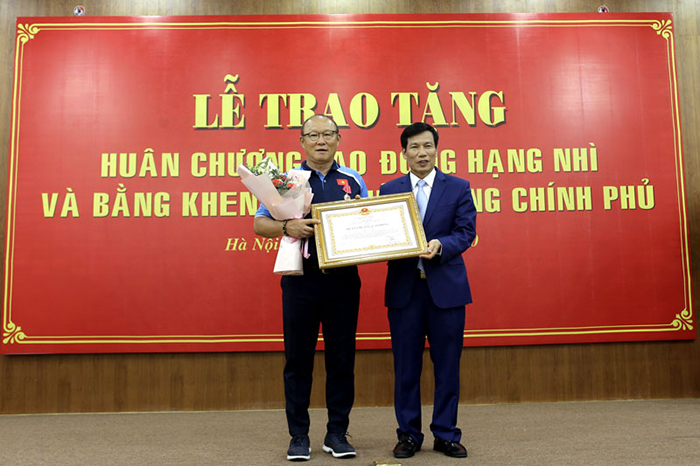 HLV Park Hang-seo được nhận vinh dự lớn từ Nhà nước Việt Nam - Bóng Đá
