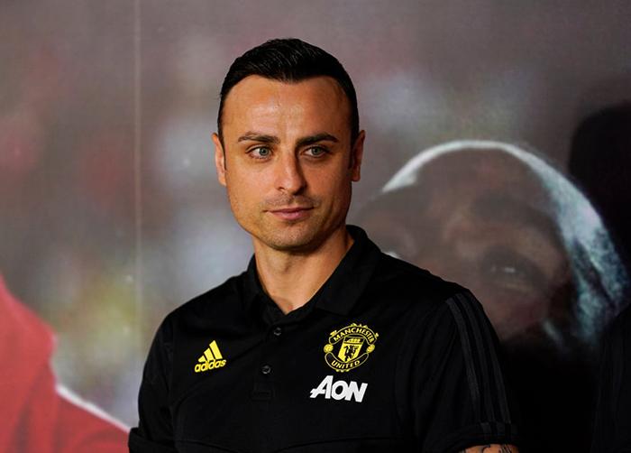 Dimitar Berbatov urges Manchester United to ‘complete their squad’ by signing centre back and endorses Jadon Sancho transfer - Bóng Đá