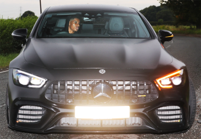 Man Utd star Van de Beek drives new £150k luxury Range Rover to training while Pogba is dropped off by partner Zulay - Bóng Đá