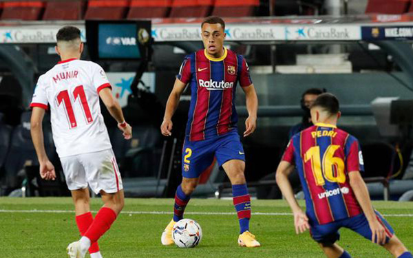 Ra sân trận gặp Sevilla, tân binh 21 triệu euro đi vào lịch sử Barcelona - Bóng Đá