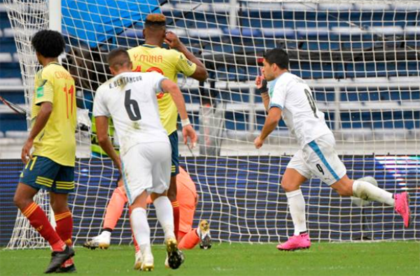 Cavani, Suarez nổ súng, Uruguay quật ngã Colombia ngay trên sân khách - Bóng Đá