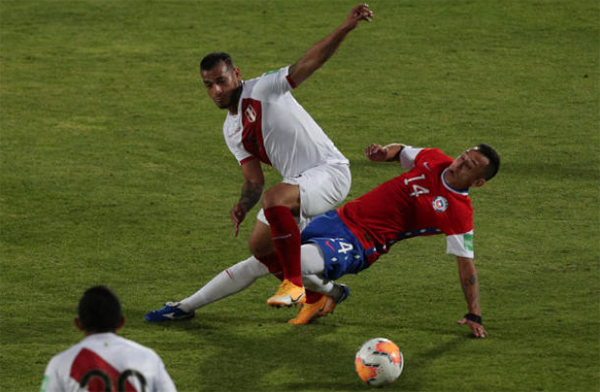 Ảnh sau trận Chile vs Peru - Bóng Đá
