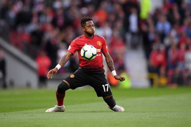 8. Fred: Ngôi sao người Brazil là bản hợp đồng tương đối đình đám của Mourinho mùa hè 2018. Chân chuyền Nam Mỹ có khởi đầu không tệ trong màu áo nửa đỏ thành Manchester. Và hiện tại, anh cũng đang dần thể hiện được nhiều trong màu áo đội nhà.