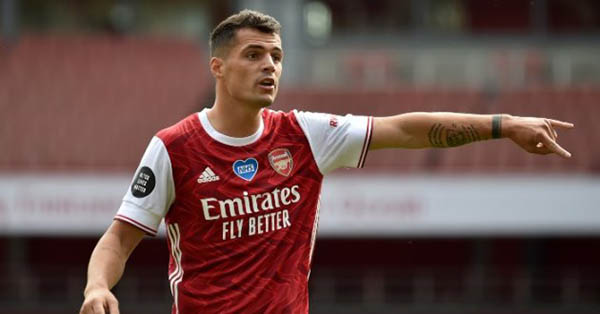 Tiền vệ trung tâm Granit Xhaka. Cầu thủ người Thụy Sĩ xứng đáng được góp mặt trong đội hình ra sân Arsenal vì phong độ rất ổn định.