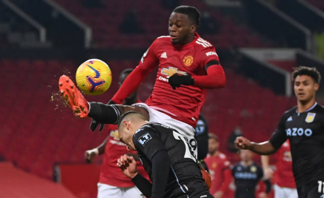 Wan-Bissaka thi đấu mất tập trung và mở ra cơ hội ghi bàn cho Aston Villa ở phút 58.