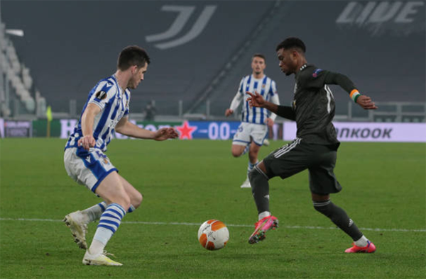 Diallo nhảy múa trước 3 cầu thủ Sociedad trong ngày ra mắt Man Utd - Bóng Đá
