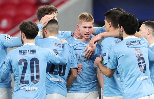 De Bruyne và Man City đang thi đấu rất vào "phom".