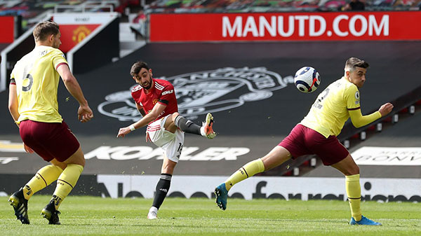 Thắng Burnley, Man Utd đã tìm ra một