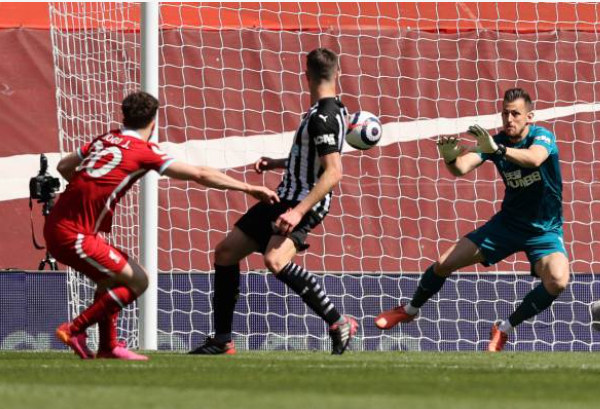 Salah nã volley, Liverpool hạ gục Newcastle để chen chân vào top 4 - Bóng Đá