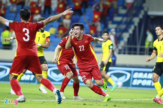 7 điểm nhấn Việt Nam 2-1 Malaysia: Đọc trận phi phàm; 2 mảng sáng-tối - Bóng Đá