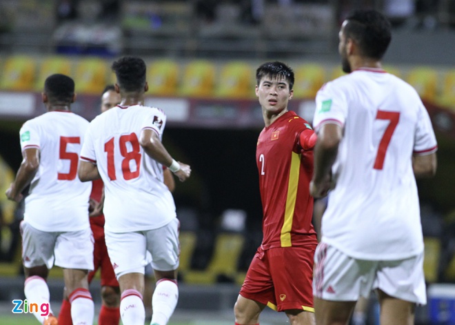 5 điểm nhấn Việt Nam 2-3 UAE: Trợ lý Lee xuất chiêu, 