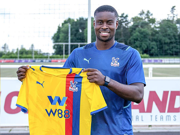 Trung vệ Marc Guehi đã chính thức cập bến Crystal Palace kể từ mùa giải 2021/22.