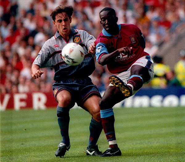 Villa hạ gục Man Utd với tỷ số 3-1 trên sân nhà.