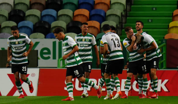 Sporting Lisbon thua cả 2 lượt trận trước Man Utd tại Champions League 2007/08.