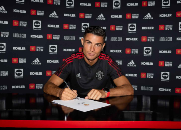 CHÍNH THỨC: Ronaldo ký hợp đồng với Man Utd - Bóng Đá