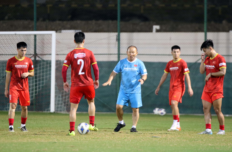 ĐT Việt Nam chia tay 2 cái tên trước trận gặp Oman - Bóng Đá