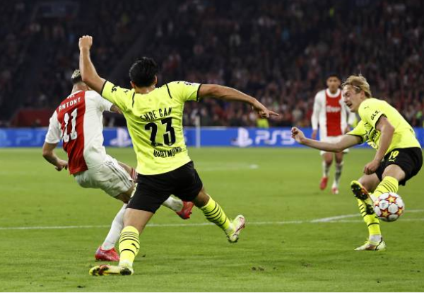 Cựu sao Man Utd tỏa sáng trong thắng lợi hủy diệt của Ajax trước Dortmund - Bóng Đá