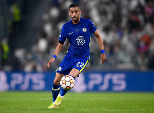Hakim Ziyech có kèo trái khéo léo.