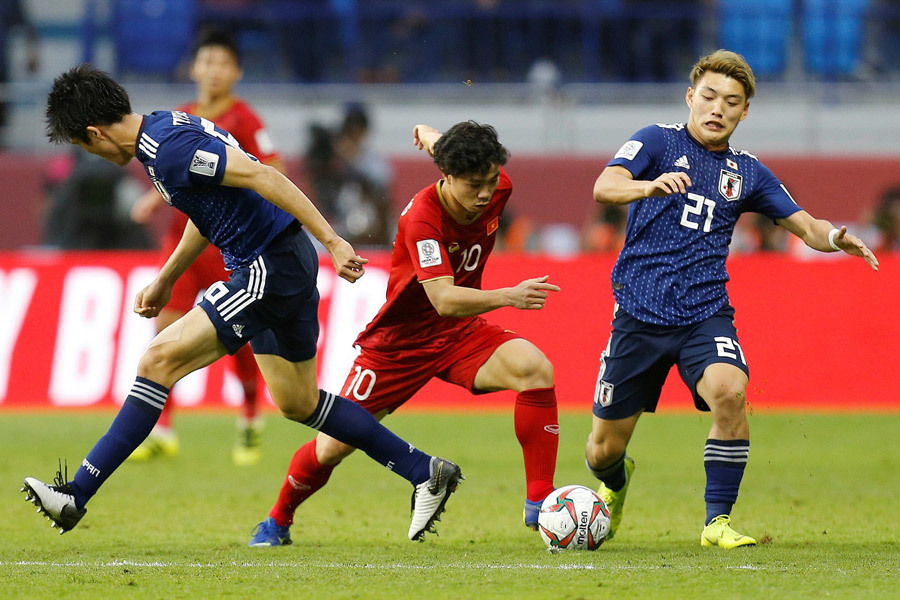 TRỰC TIẾP Việt Nam vs Nhật Bản: Tuấn Anh, Công Phượng cùng ra sân - Bóng Đá