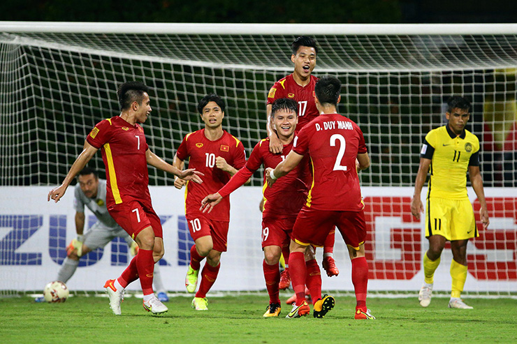 Hạ Malaysia, ĐT Việt Nam nhận quà từ BXH FIFA - Bóng Đá
