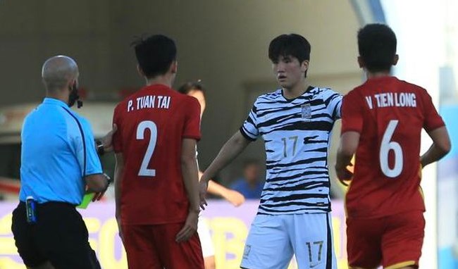 Tiền vệ Hàn Quốc lện tiếng vì tấm thẻ đỏ trận U23 Việt Nam - Bóng Đá