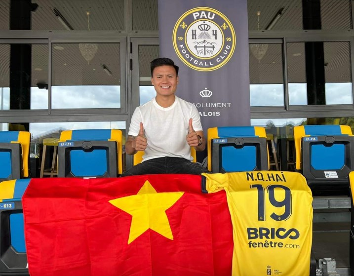 Bức ảnh đầu tiên của Quang Hải tại PAU FC - Bóng Đá