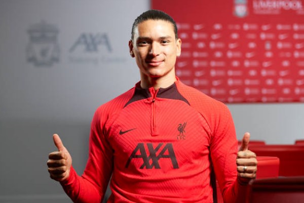 Nunez 'cool ngầu' trong buổi đầu tiên cùng Liverpool - Bóng Đá