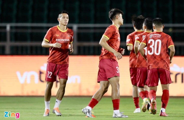 TRỰC TIẾP Việt Nam vs Singapore: Văn Quyết, Đình Trọng xuất phát - Bóng Đá