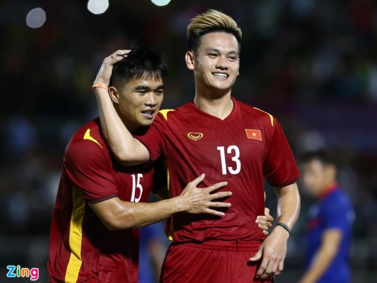 TRỰC TIẾP Việt Nam 3-0 Singapore: Hồ Tấn Tài nổ súng - Bóng Đá
