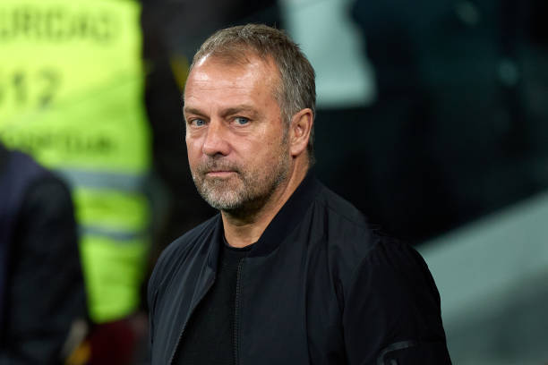 Ảnh bài viết Hansi Flick tìm thấy dàn "hộ vệ" ở Barcelona