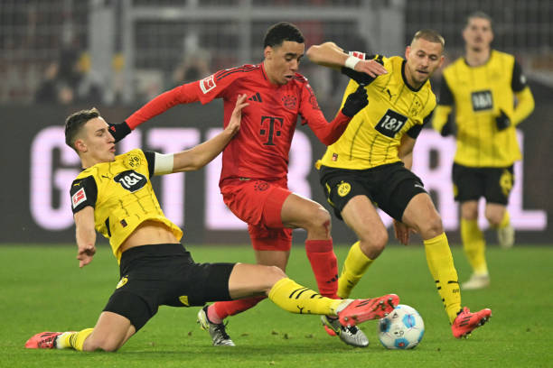 Trận hòa Dortmund cho thấy rõ 3 vấn đề của Bayern Munich 