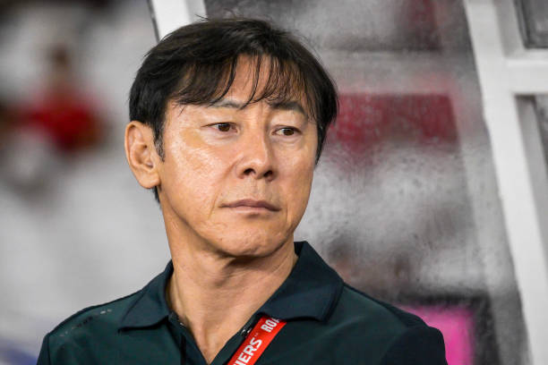Chuyên gia Indonesia: "Muốn dự World Cup, phải sa thải Shin Tae-yong"