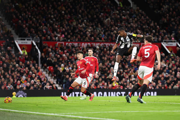 Man United và Newcastle cùng đi vào lịch sử, nhưng theo hai cách khác nhau