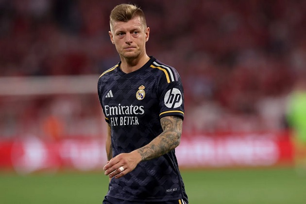 Miroslav Klose "cạn lời" với Kroos