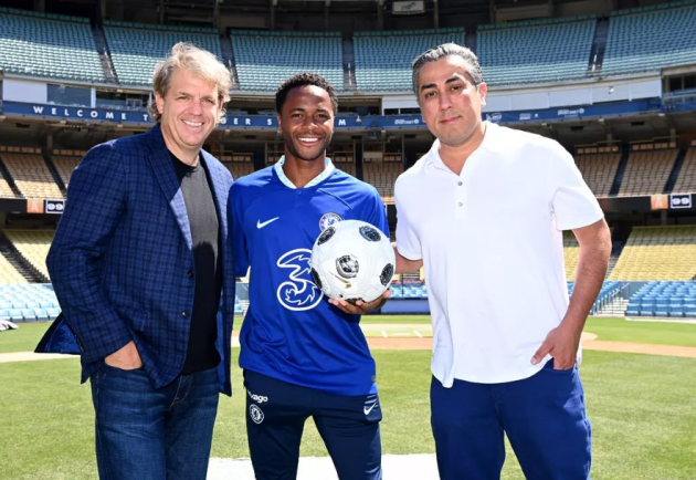 Ảnh bài viết Rời Chelsea, 2 CLB thành London sẵn sàng đón Sterling 