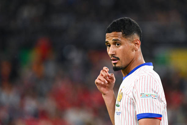Saliba: "Hãy để Arteta yên"