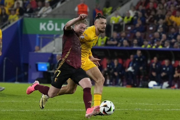 De Bruyne nói 1 câu khiến các phóng viên choáng váng 