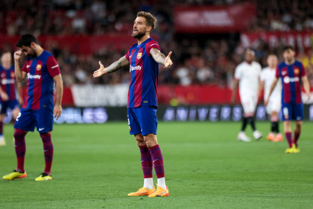 Thay Tomori, AC Milan nhắm "người thừa" của Barca