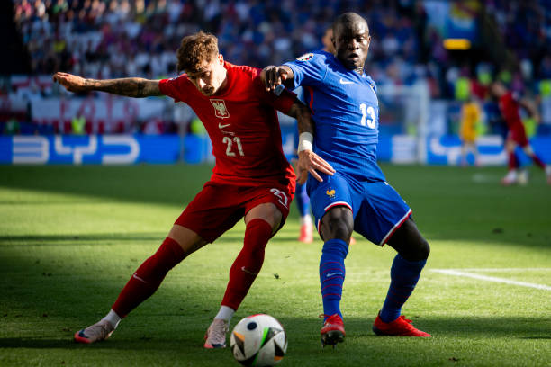10 thống kê Pháp 1-1 Ba Lan: Choáng với Kante; Lần đầu cho Mbappe