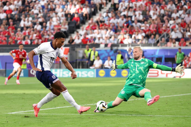 Jermain Defoe muốn 1 cầu thủ ĐT Anh ra sân nhiều hơn